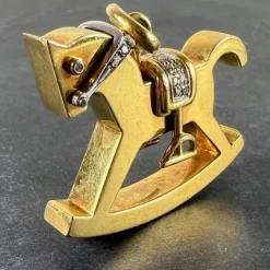 Outlet Pamono Large Rocking Horse 18k Yellow White Gold Diamond Pendant from Al Angiolino & Zogno, 1980s