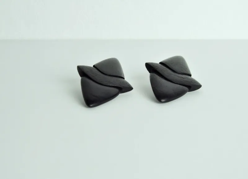 Pamono Large Sculptural Black Ear-Clips in Ebony from Monies, Denmark, 2000s, Set of 2> Earrings