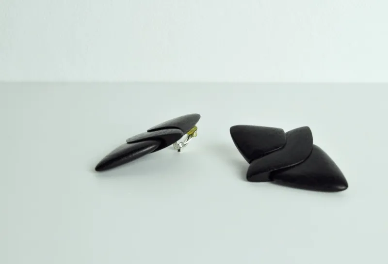 Pamono Large Sculptural Black Ear-Clips in Ebony from Monies, Denmark, 2000s, Set of 2> Earrings