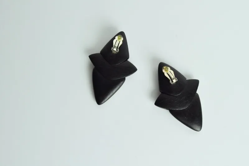 Pamono Large Sculptural Black Ear-Clips in Ebony from Monies, Denmark, 2000s, Set of 2> Earrings