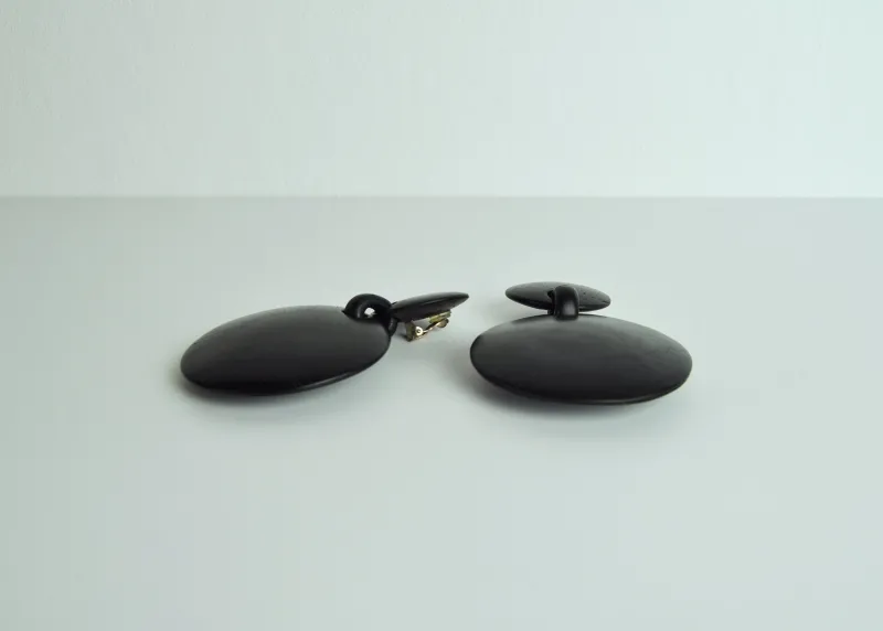 Pamono Large Sculptural Black Ear-Clips in Ebony, Denmark, 2000s, Set of 2> Earrings