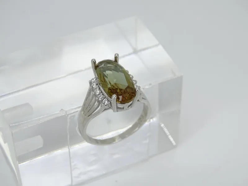 Sale Pamono Large 21st Century Zultanite and Zircon Ring in 925 Sterling Silver, Italy, 2010s