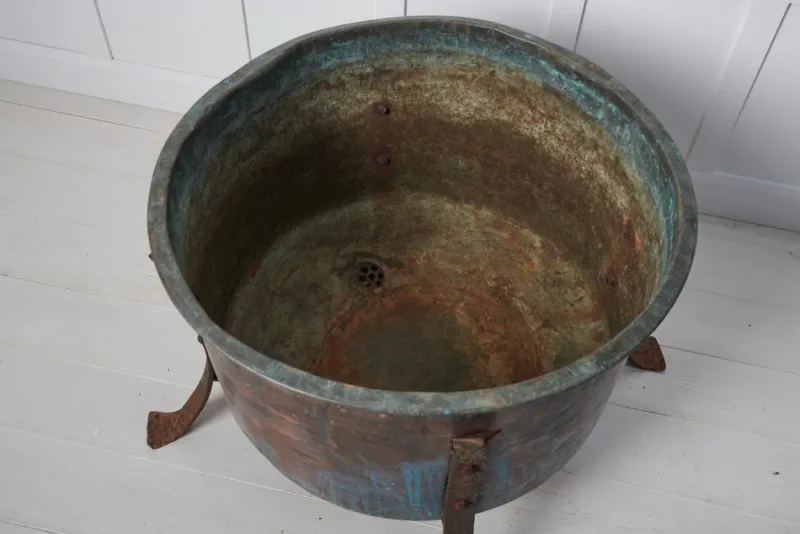 Pamono Large Swedish Copper Planter> Garden Accessories