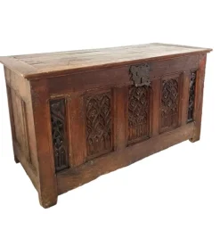 Pamono Large 16th Century French Gothic Trunk, France, 1580s> Trunks Crates & Baskets