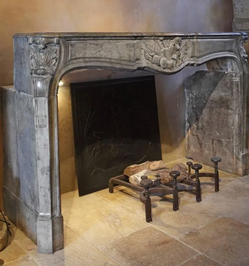 Pamono Large 18th Century French Limestone Fireplace> Fireplaces And Mantels