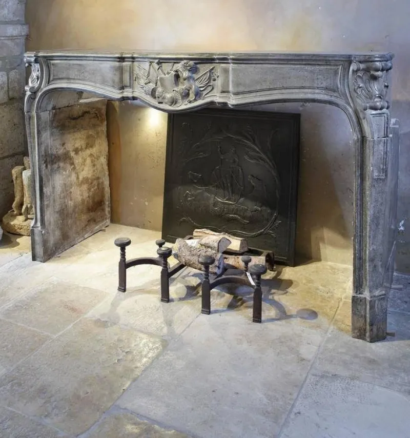 Pamono Large 18th Century French Limestone Fireplace> Fireplaces And Mantels