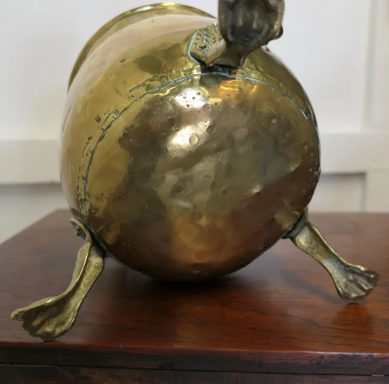 Pamono Large Victorian Brass Jardinière with Lions Mask & Hairy Paw Feet, 1880s> Planters And Jardiniere
