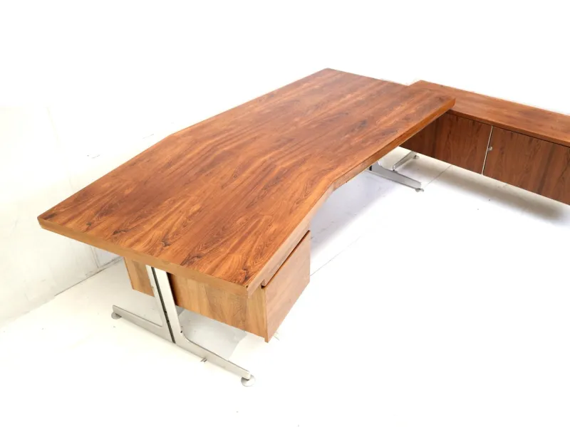 Pamono Large Vintage Corner Desk by Voko, 1960s> Desks