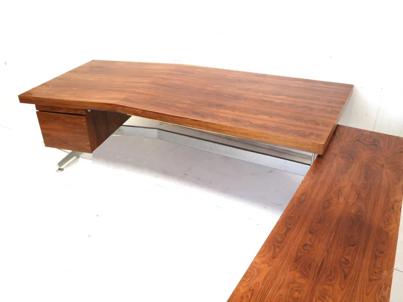 Pamono Large Vintage Corner Desk by Voko, 1960s> Desks
