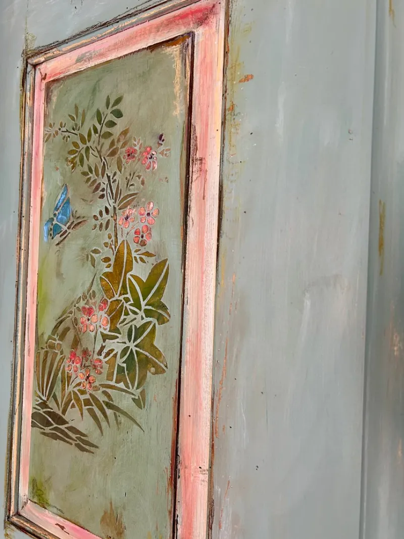 Pamono Large Vintage Painted Pine Double Wardrobe with Inlaid Chinoiserie, 1890s> Cabinets & Wardrobes