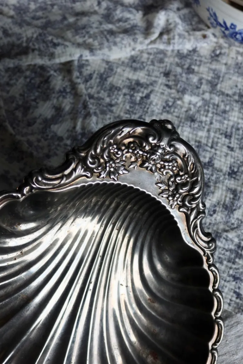 Sale Pamono Large Vintage Shell Dish in Silver Metal, 1970s