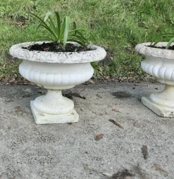 Pamono Large Weathered Cast Stone Garden Planters, 1930s, Set of 2><noscript><img width=