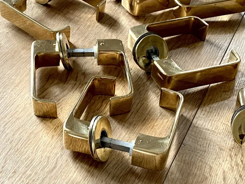 Pamono Lasta Brass Door handles by Timo Sarpaneva for Finland Primo Oy, 1960s, Set of 12> Architectural Elements