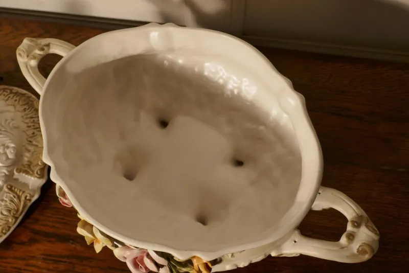 Hot Pamono Late 20th Century Capodimonte Tureen with Lid, 1970s