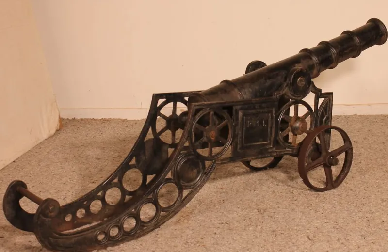 Pamono Late 19th Century Decorative English Cast Iron Cannon> Garden Accessories