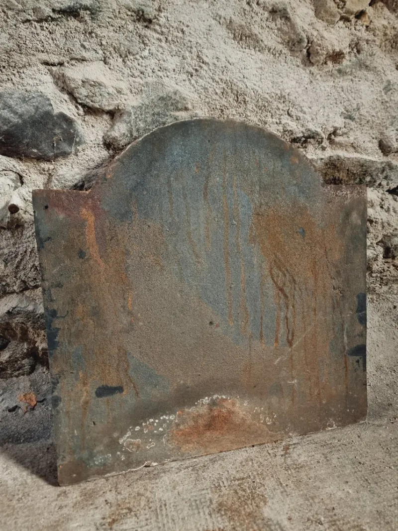 Pamono Late 17th Century French Cast Iron Fireback with Crowned Crest> Fireplaces And Mantels