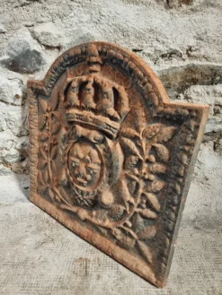 Pamono Late 17th Century French Cast Iron Fireback with Crowned Crest><noscript><img width=