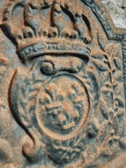 Pamono Late 17th Century French Cast Iron Fireback with Crowned Crest><noscript><img width=