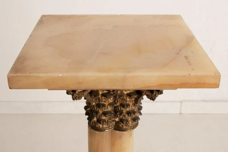 New Pamono Late 19th Century French Renaissance Onyx Plinth with Gilt Bronze Mounts