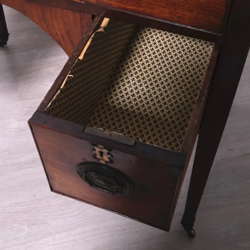 Pamono Late 19th Century George III English Writing Desk