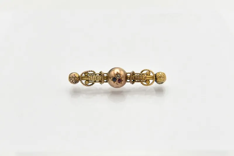 Clearance Pamono Late 19th Century Gold Brooch with Diamond, Ruby and Sapphire