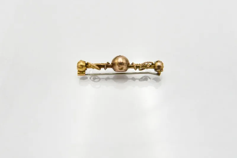 Clearance Pamono Late 19th Century Gold Brooch with Diamond, Ruby and Sapphire