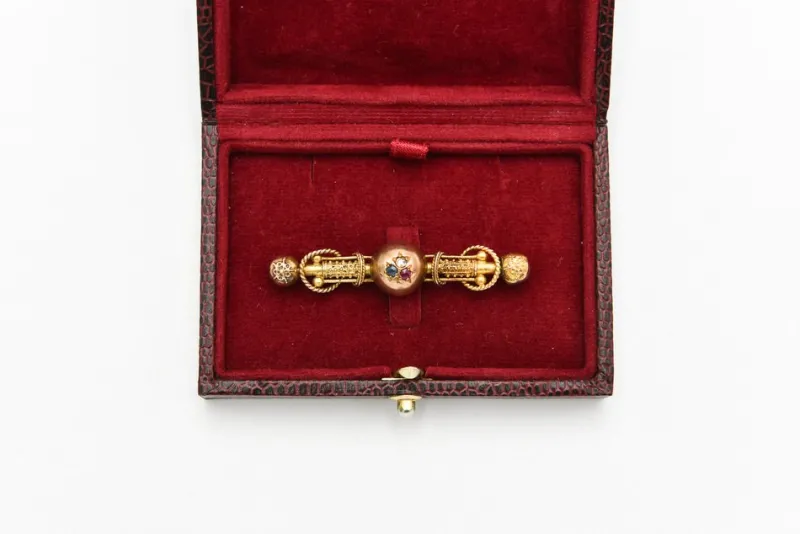 Clearance Pamono Late 19th Century Gold Brooch with Diamond, Ruby and Sapphire