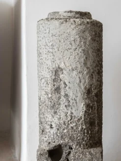 Hot Pamono Lava Stone Column