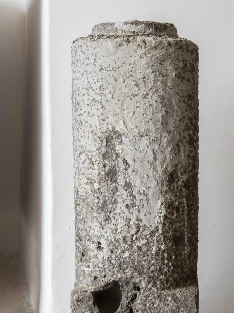 Hot Pamono Lava Stone Column