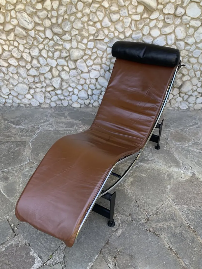 Pamono LC4 Chaise Lounge in Brown Leather by Le Corbusier for Cassina, 1980s> Daybeds & Chaises Lounges
