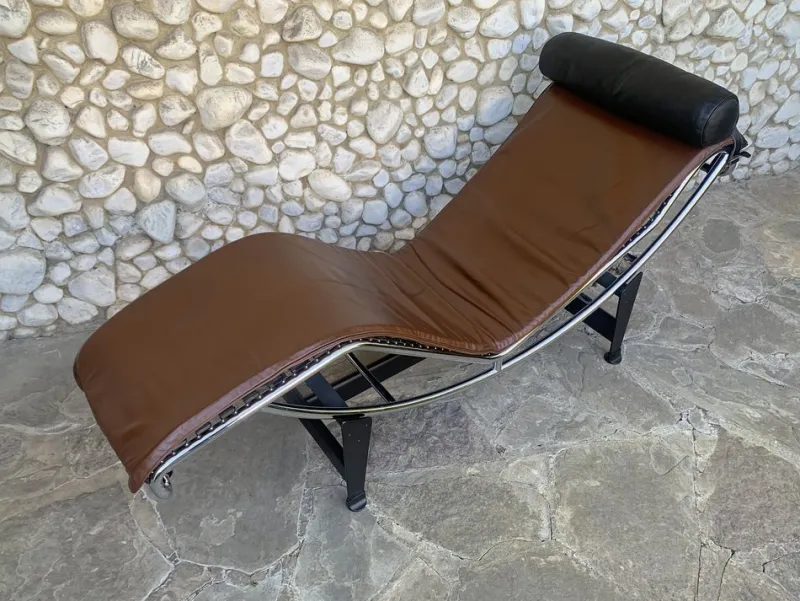 Pamono LC4 Chaise Lounge in Brown Leather by Le Corbusier for Cassina, 1980s> Daybeds & Chaises Lounges