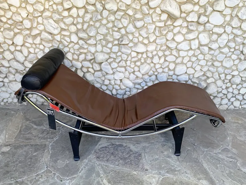 Pamono LC4 Chaise Lounge in Brown Leather by Le Corbusier for Cassina, 1980s> Daybeds & Chaises Lounges