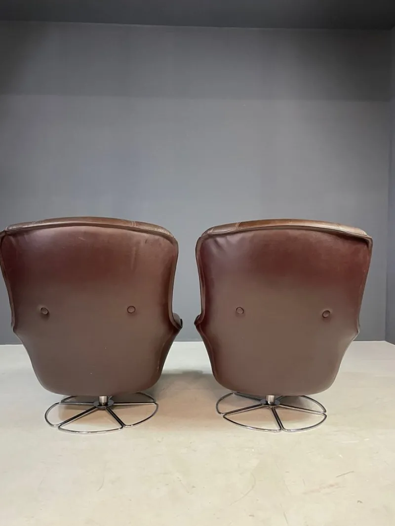 Discount Pamono Leather Swivel Armchairs from PEEM, Finland, 1970s, Set of 2