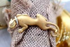 Hot Pamono Leopard Shaped Gold Brooch with Diamond Collar
