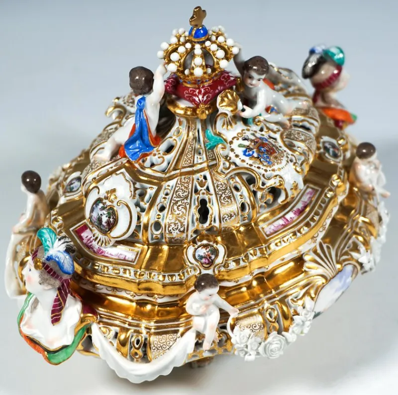 Pamono Lidded Crown Tureen by Maria Josepha for Meissen Drüselkästchen, Austria> Serving Dishes