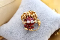 Discount Pamono Lion Shaped Gold Brooch