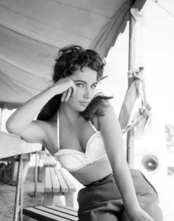 Pamono Liz Taylor on Set by Frank Worth> Mid-Century|Photography