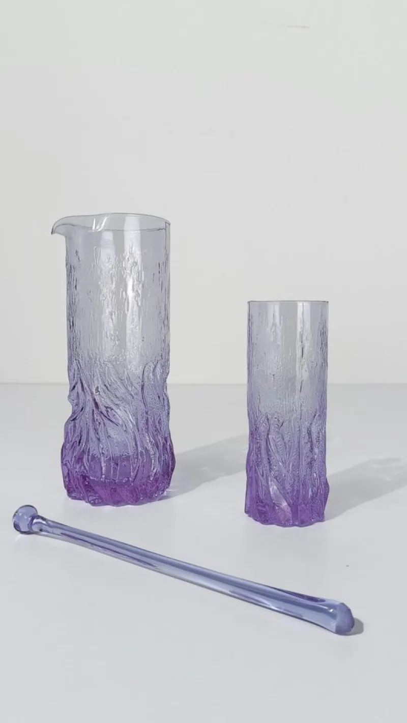 Pamono Long Drink Tumbler Glasses & Jug Set in Pale Lilac Bark Glass in the style of Whitefriars & Geoffrey Baxter, 1960s, Set of 7> Glassware