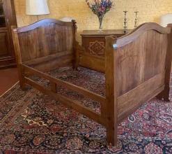 Pamono Louis Philippe Bed in Walnut> Beds & Bedroom Sets