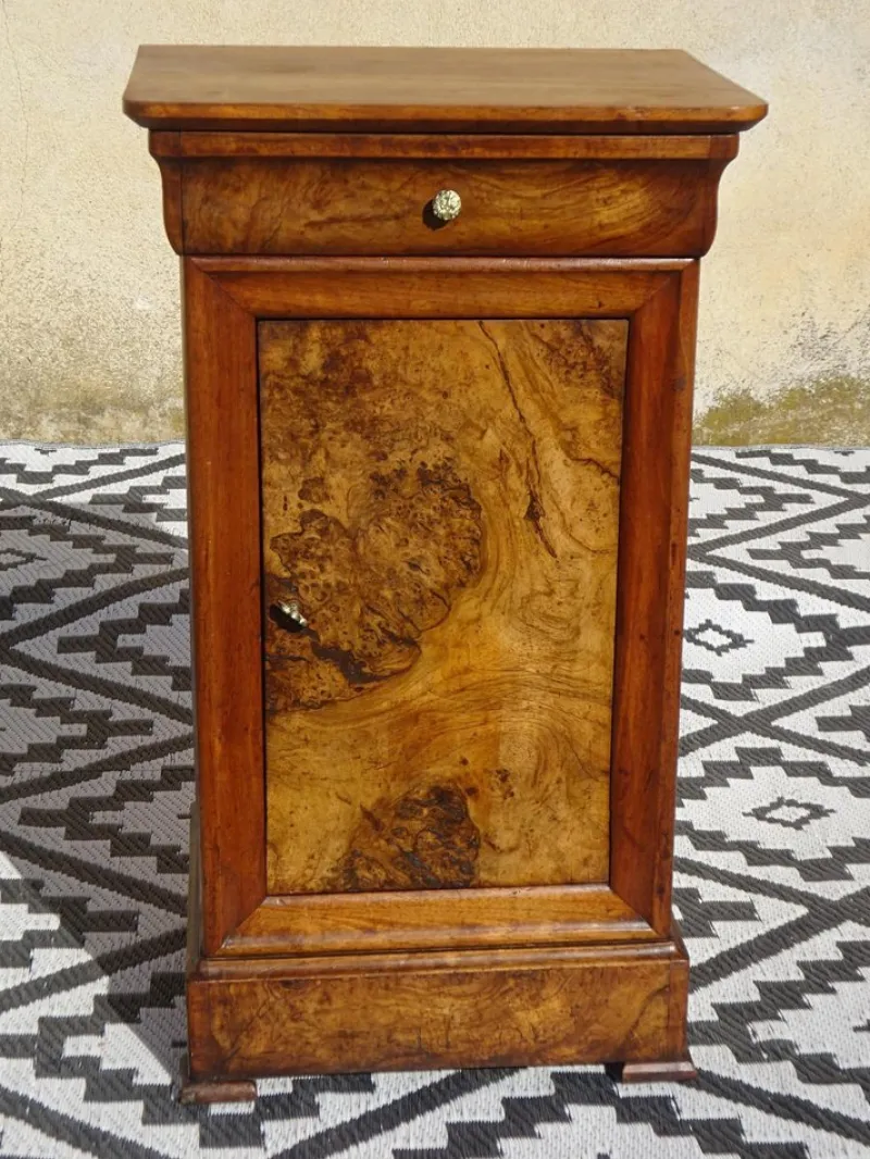Pamono Louis Philippe Walnut and Burl Walnut Bedside Table> Nightstands
