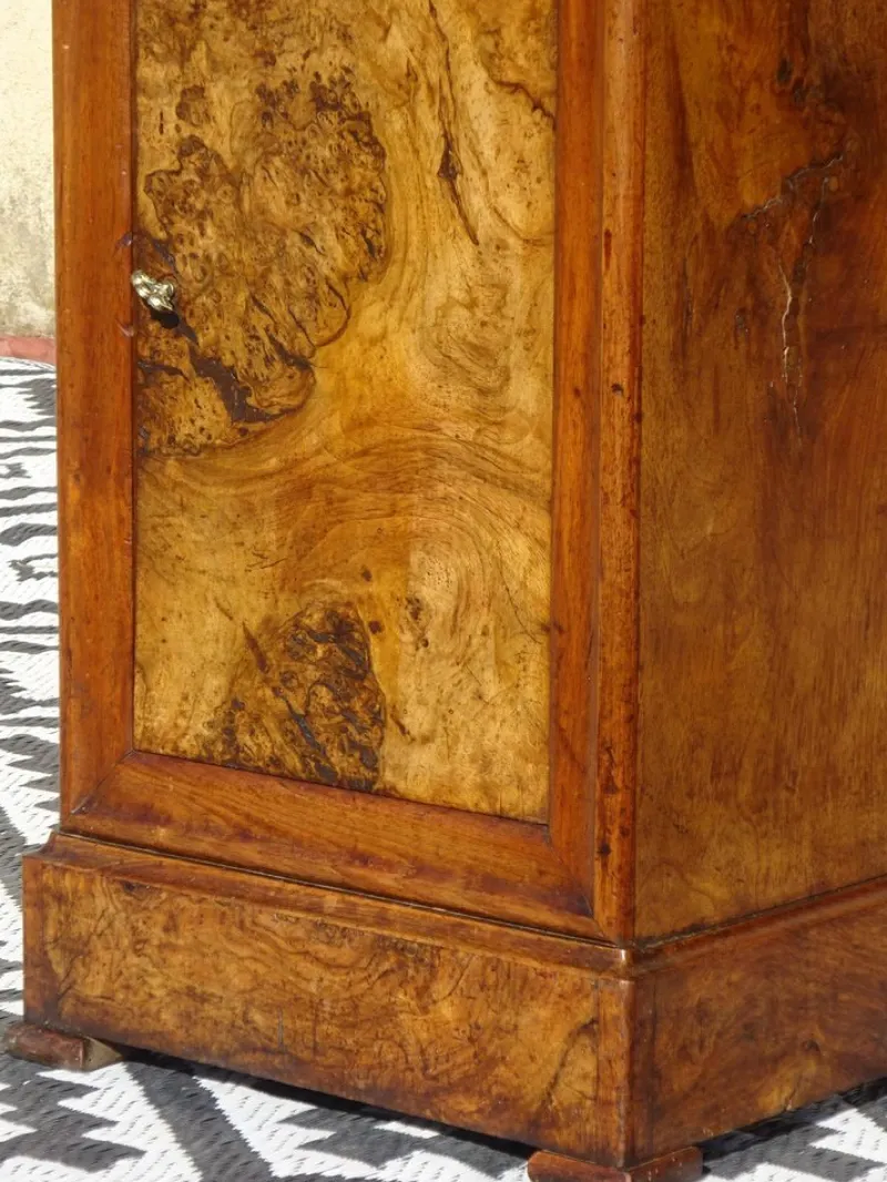 Pamono Louis Philippe Walnut and Burl Walnut Bedside Table> Nightstands
