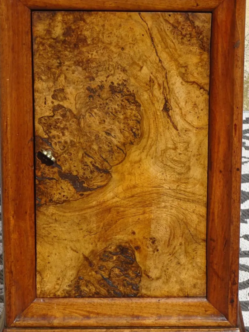 Pamono Louis Philippe Walnut and Burl Walnut Bedside Table> Nightstands