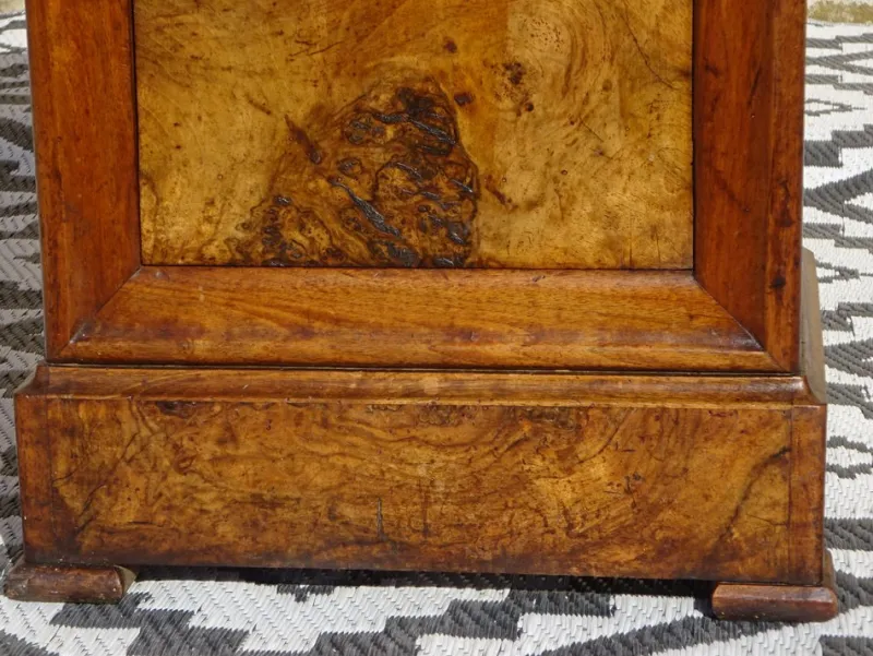 Pamono Louis Philippe Walnut and Burl Walnut Bedside Table> Nightstands
