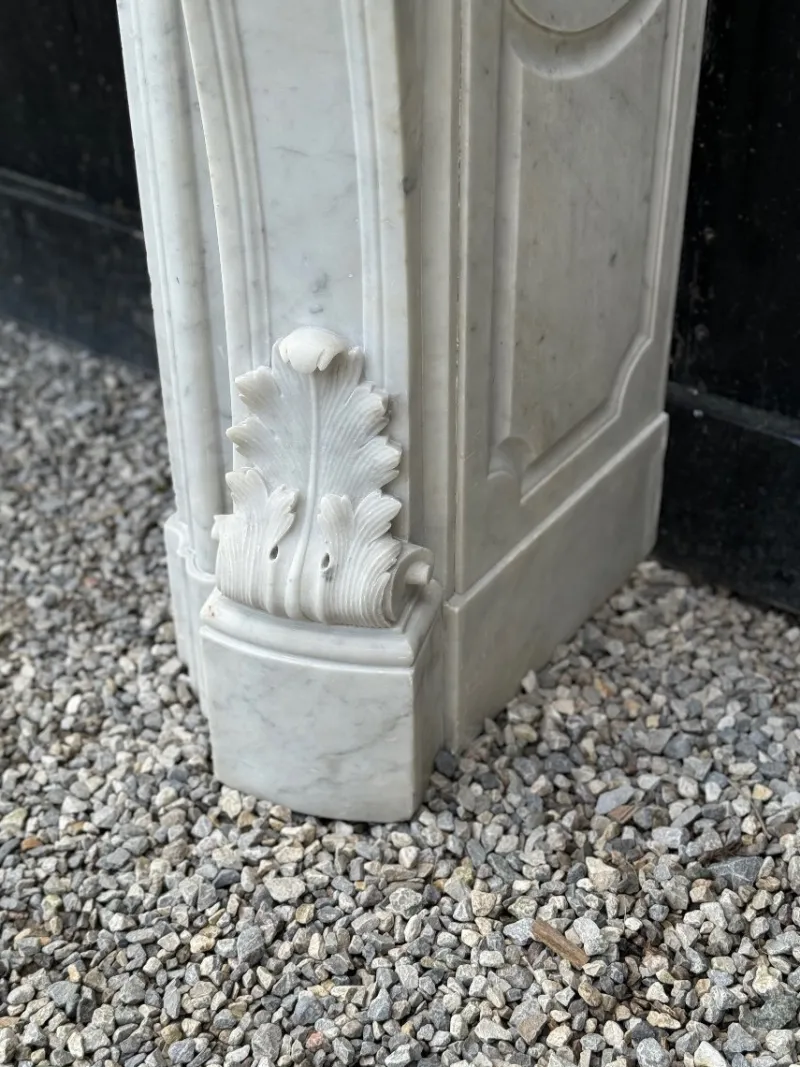 Outlet Pamono Louis XV Fireplace in White Carrara Marble, 1880s