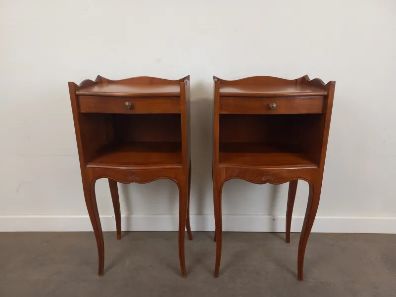 Pamono Louis XV Style Bedside Tables, 1950s, Set of 2> Nightstands