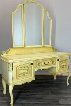 Pamono Louis XVI French Carved Dressing Table> Dressing Tables