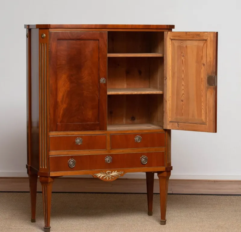 Online Pamono Louis XVI French Mahogany Veneer Cabinet with Brass Inlays, 1790s
