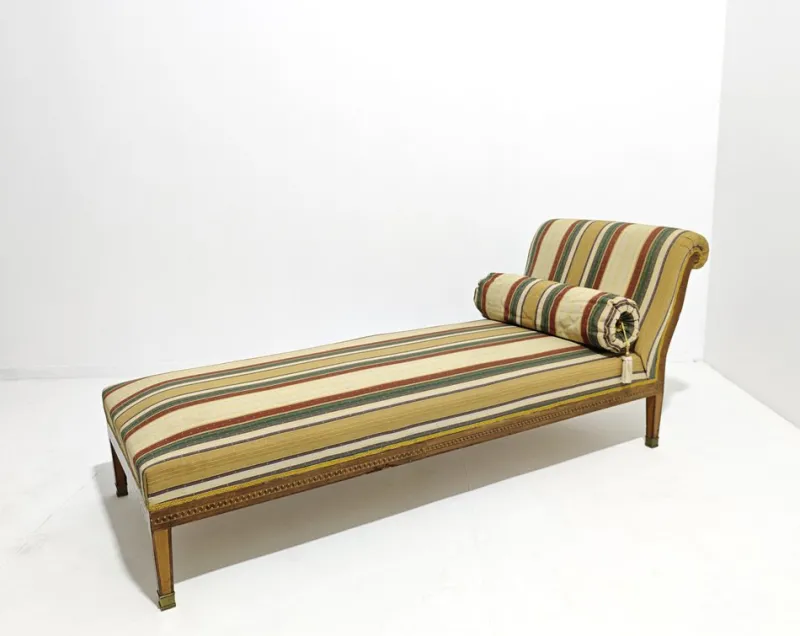 Pamono Louis XVI Style Chaise Longue in Wood and Multicolored Fabric with Brass Accessories, 1890s> Daybeds & Chaises Lounges