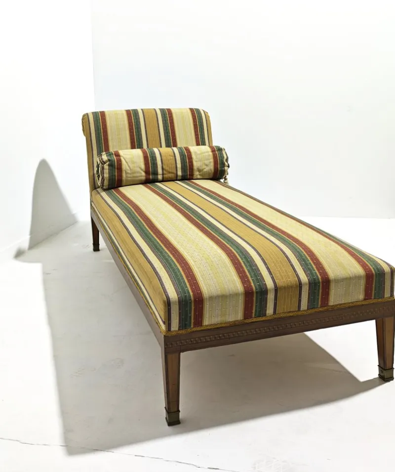 Pamono Louis XVI Style Chaise Longue in Wood and Multicolored Fabric with Brass Accessories, 1890s> Daybeds & Chaises Lounges