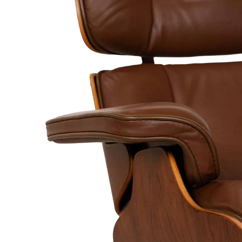 Pamono Lounge Chair in Leather by Charles & Ray Eames for Herman Miller> Lounge Chairs & Armchairs